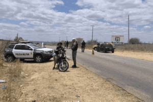 Leia mais sobre o artigo Blitz  realizada na RN-093 entre São José de Campestre e Tangará autua condutores descumprindo normas do trânsito