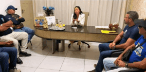 Leia mais sobre o artigo João Câmara: Motoristas efetivos do transporte escolar reivindicam melhorias em reunião com a prefeita Aize Bezerra