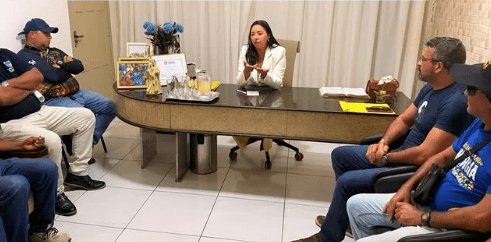 Leia mais sobre o artigo João Câmara: Motoristas efetivos do transporte escolar reivindicam melhorias em reunião com a prefeita Aize Bezerra
