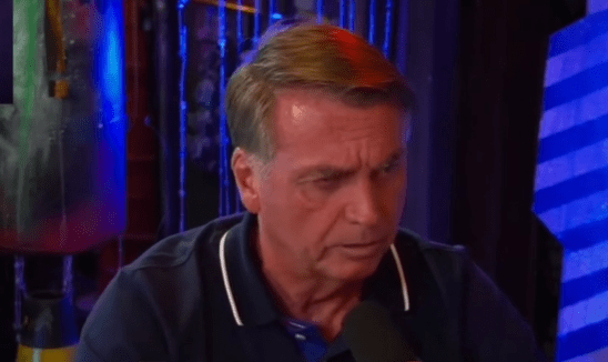 Leia mais sobre o artigo Bolsonaro é preso preventivamente a pela Polícia Federal 