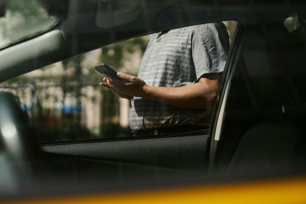 No momento, você está visualizando Motorista deve ser indenizado após fraude em cadastro de aplicativo de transporte