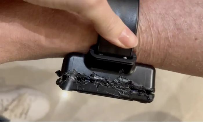 Leia mais sobre o artigo Bolsonaro usou ferro de solda para tentar abrir tornozeleira