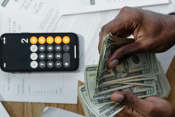 Leia mais sobre o artigo Banco indenizará aposentada por descontos em serviços não contratados