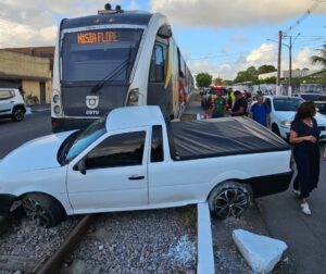 Leia mais sobre o artigo Colisão entre carro e trem registrada na região metropolitana de Natal