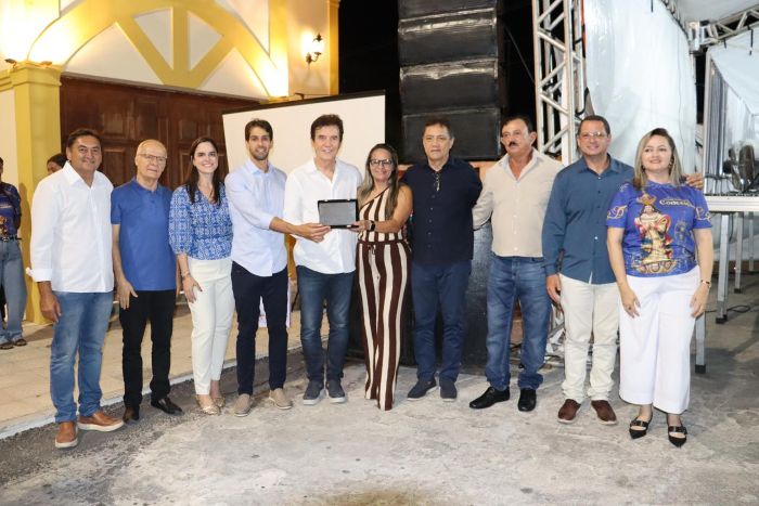 No momento, você está visualizando Deputado Federal Robinson Faria reecebe Título de Cidadão de Serra Caiada