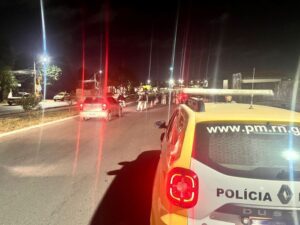 Leia mais sobre o artigo CPRE realiza operação em Natal, captura foragido, prende condutores embriagados e remove veículos com poluição sonora