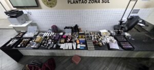 Leia mais sobre o artigo Suspeitos de arrastão em joalheria são localizados e presos em motel