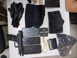 Leia mais sobre o artigo Três suspeitos são presos pela Força Tática do 5° BPM por roubo no litoral potiguar