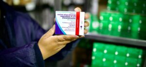 Leia mais sobre o artigo Estado recebe mais de 10 mil doses do primeiro lote da vacina contra o vírus sincicial respiratório para gestantes e recém-nascidos