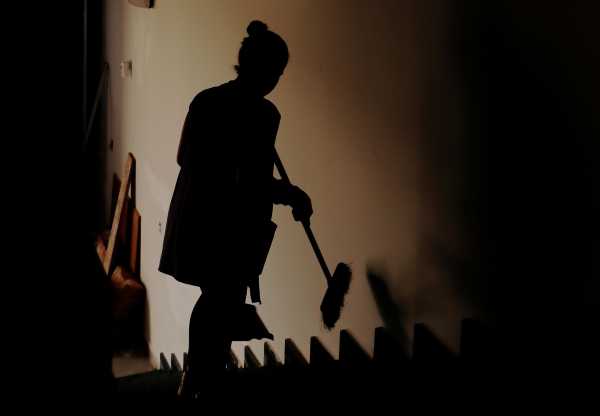 Leia mais sobre o artigo Especial UFRN – Estudo revela que mulheres trabalham cinco anos a mais que os homens ao longo da vida