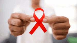 Leia mais sobre o artigo Dezembro Vermelho: infectologista do Huol-UFRN/Ebserh reforça a importância da prevenção e do diagnóstico precoce do HIV