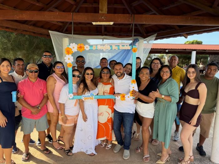 Leia mais sobre o artigo Prefeito de Pedra Grande participa de confraternização natalina da equipe da Saúde