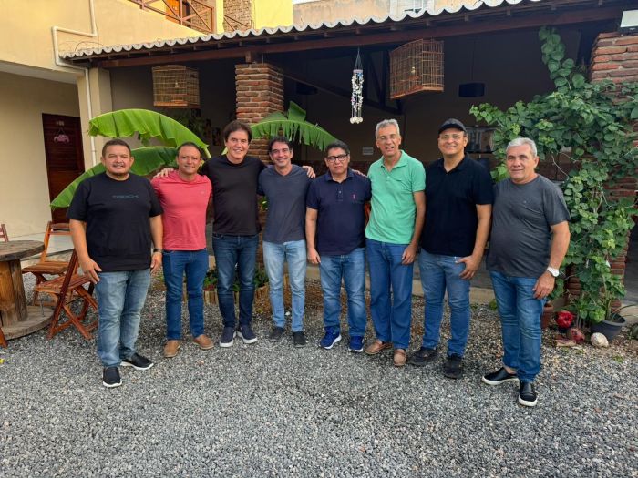 No momento, você está visualizando Deputado Robinson Faria participa de agenda em Assú ao lado do prefeito Lula, ex-prefeito Gustavo e vereadores da base