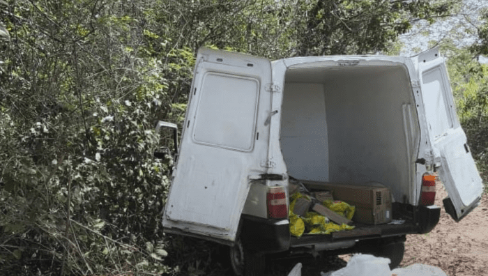 No momento, você está visualizando Polícia Militar recupera veículo e carga após assalto a distribuidor do Mercado Livre