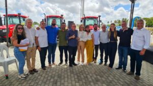 Leia mais sobre o artigo Senadora Zenaide Maia impulsiona desenvolvimento rural no RN com entrega de máquinas agrícolas para 18 municípios
