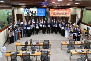 Leia mais sobre o artigo Assembleia Legislativa homenageia movimento católico “Segue-me” pelos seus 40 anos