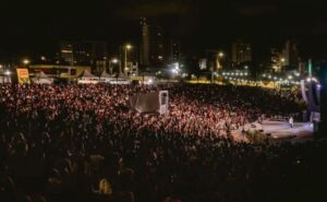 Leia mais sobre o artigo Primeiro dia do Halleluya reúne cerca de 35 mil pessoas no Anfiteatro da UFRN