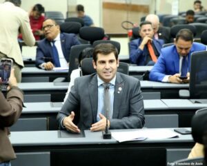 Leia mais sobre o artigo Projeto de Robson Carvalho torna Natal a primeira capital do Nordeste a permitir sepultamento de pets com tutores