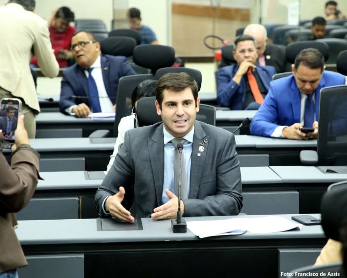 No momento, você está visualizando Projeto de Robson Carvalho torna Natal a primeira capital do Nordeste a permitir sepultamento de pets com tutores