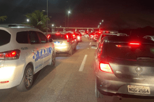 Leia mais sobre o artigo Passageiros enfrentam momento caótico para deixar o aeroporto de Natal