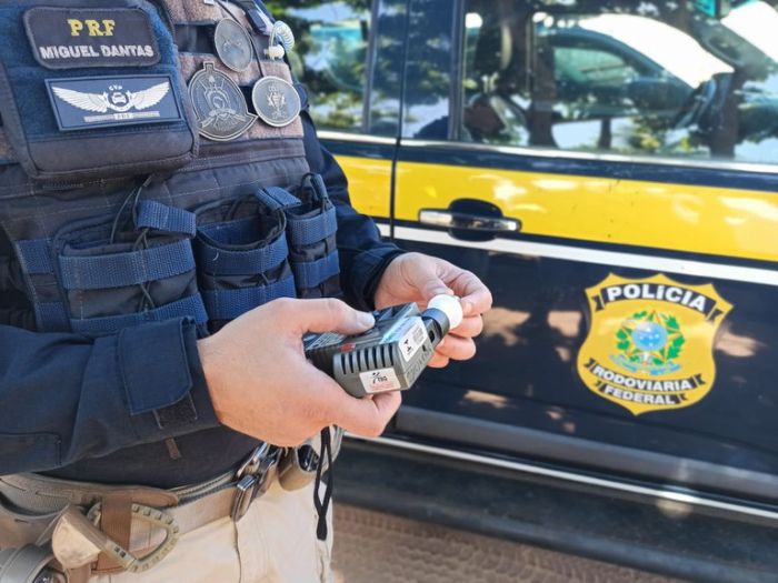 Leia mais sobre o artigo PRF prende dois homens por embriaguez após acidentes no interior do Estado