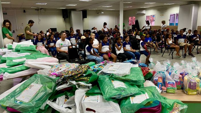 No momento, você está visualizando Crianças quilombolas de Macaíba ganham kits escolares doados por voluntários da Neoenergia Cosern