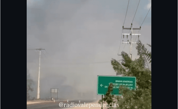 No momento, você está visualizando Incêndio de grandes porporções atinge área de mata na zona rural de Alto do Rodrigues