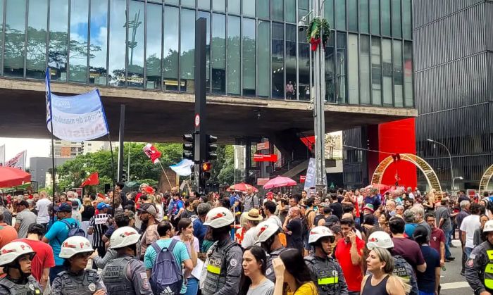 No momento, você está visualizando Em várias capitais, manifestantes vão às ruas contra Projeto de Lei da Dosimetria