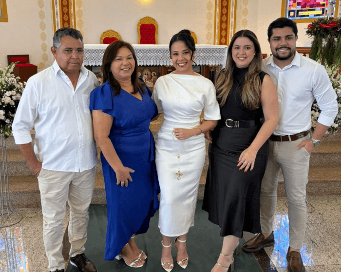 Leia mais sobre o artigo Érika Samilla: mais uma camarense a conquistar o diploma de Medicina