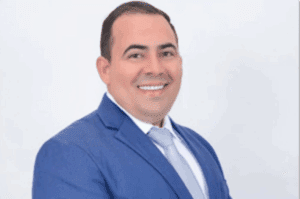 Leia mais sobre o artigo Joao Câmara: Vereador Guiguil da situação, cobra solução para falta de professores na escola de Queimadas