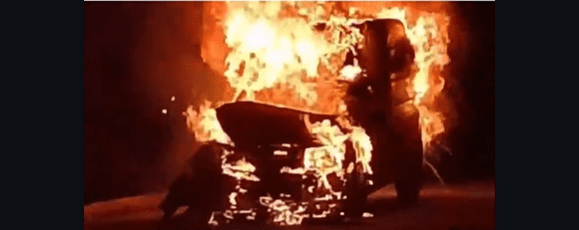 No momento, você está visualizando Ambulância da Secretaria de Saúde de Pendências pega fogo próximo a Serra do Mel