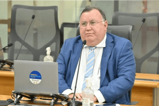 Leia mais sobre o artigo Dr. Bernardo confirma pré-candidatura a deputado federal e esposa à Assembleia Legislativa