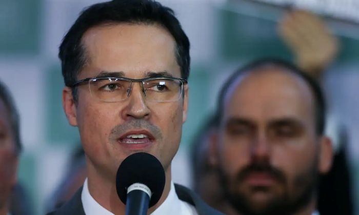 No momento, você está visualizando Deltan paga indenização a Lula por PowerPoint da Lava Jato