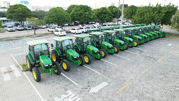 No momento, você está visualizando João Câmara e mais 17 municípios recebem tratores para fortalecimento dos pequenos produtores do Estado