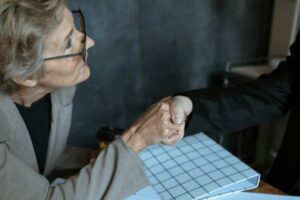 Leia mais sobre o artigo Aposentada vítima de empréstimo fraudulento receberá indenização