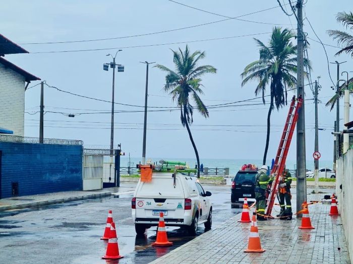 No momento, você está visualizando Neoenergia Cosern reforça ações preventivas e orientações de segurança durante chuvas
