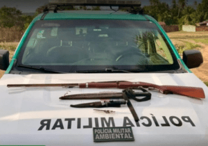 Leia mais sobre o artigo Homem é preso por porte ilegal de arma de fogo e maus-tratos a animais