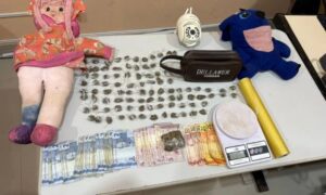 Leia mais sobre o artigo Policiais do 12º BPM apreendem drogas dentro de brinquedos em Areia Branca/RN