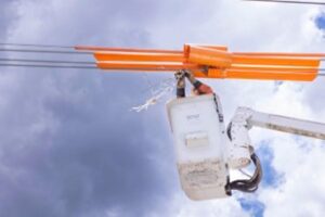 Leia mais sobre o artigo Ocorrências com pipas na rede elétrica aumentam 49% no RN, aponta Neoenergia Cosern