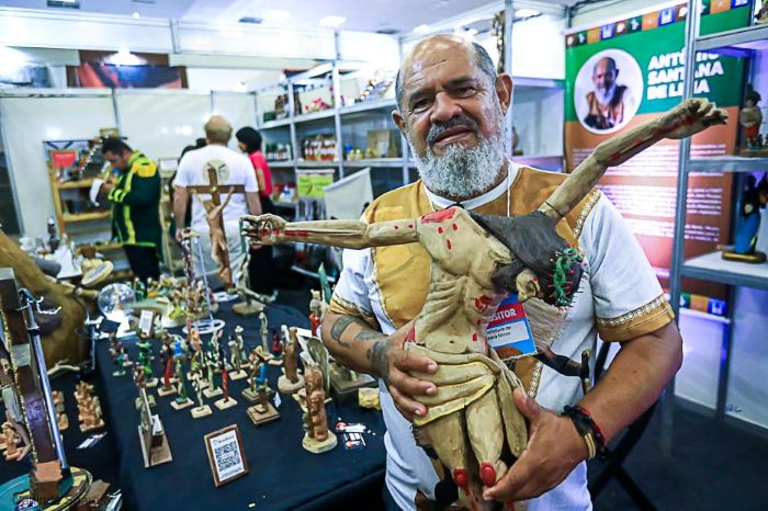 No momento, você está visualizando FIART abre mais cedo nos últimos dois dias com horário especial e atração cultural neste sábado