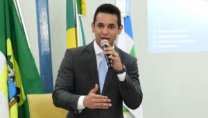 Leia mais sobre o artigo Prefeito de Mossoró Allyson Bezerra deve renunciar em fevereiro para disputar o Governo do RN