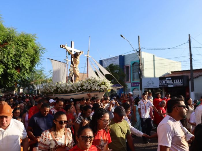 No momento, você está visualizando Procissão do Bom Jesus dos Navegantes: um profundo momento de fé, devoção, amor e esperança