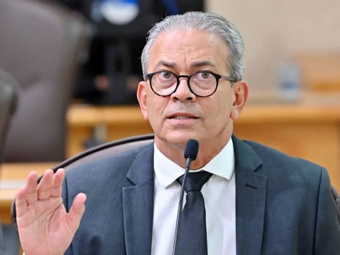 No momento, você está visualizando Hermano aceita convite para se filiar ao MDB e ser vice de Allyson Bezerra nas eleições