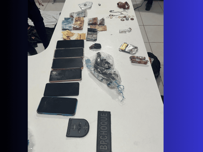 Leia mais sobre o artigo Polícia frustra assalto e liberta família que estava sob ameaça na praia de Búzios