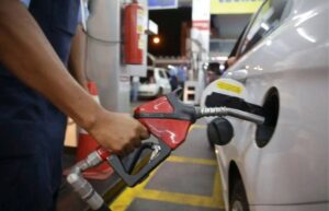 Leia mais sobre o artigo Aumento do ICMS eleva custo da gasolina e do diesel em 2026