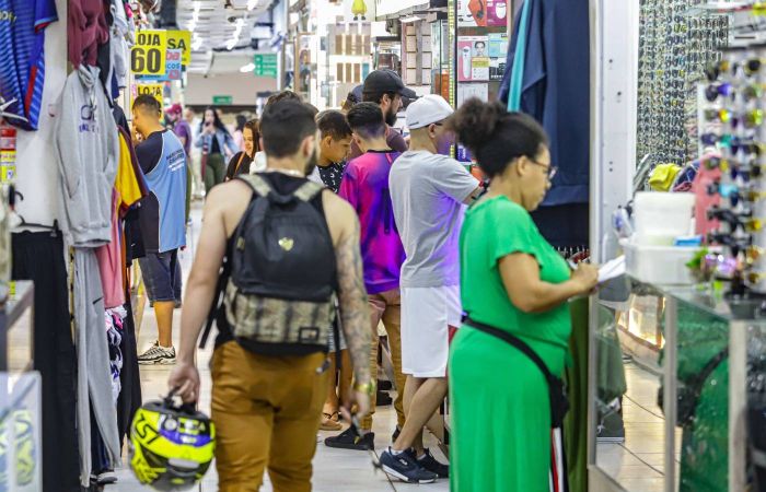 No momento, você está visualizando Confiança no comércio volta a avançar em janeiro, segundo FGV IBRE