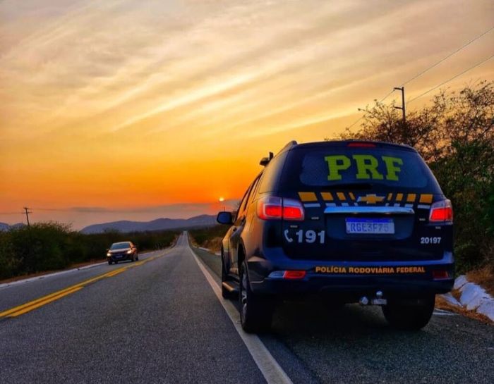 No momento, você está visualizando Carro roubado há 20 dias em Macau é recuperado pela PRF em Tangará/RN