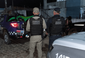 Leia mais sobre o artigo Ação integrada entre Guarda Civil e Polícia Militar resulta na apreensão de entorpecentes e moto com sinais de adulteração