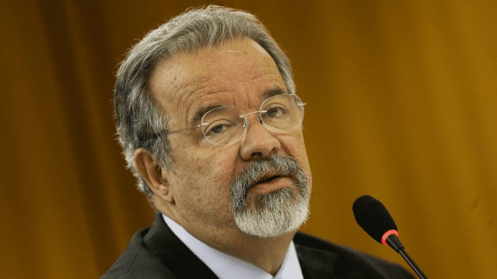 Leia mais sobre o artigo Ex-ministro Raul Jungmann morre em Brasília após anos de tratamento contra o câncer
