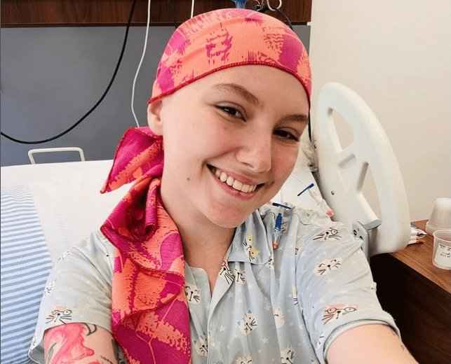 Leia mais sobre o artigo Influenciadora Isabel Veloso morre aos 19 anos após luta contra câncer terminal